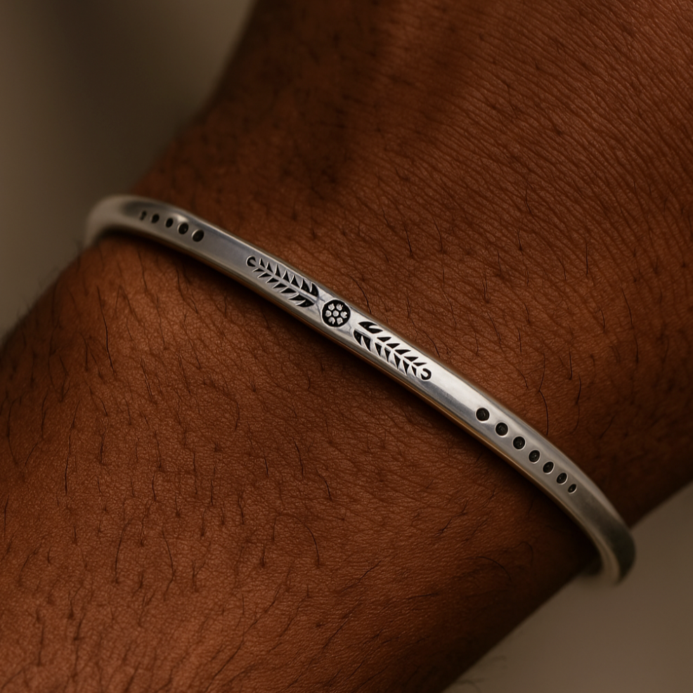 Silvermark Cuff – Tribal-Inspired Open Bangle
